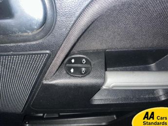 Ford Fusion 1.6 Zetec Climate Hatchback 5dr Petrol Automatic (181 g/km, 99 b