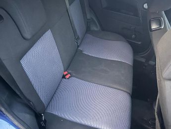 Ford Fusion 1.6 Zetec Climate Hatchback 5dr Petrol Automatic (181 g/km, 99 b