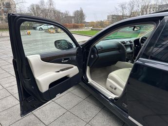 Lexus LS 5.0 600h V8 L RSR Saloon 4dr Petrol Hybrid CVT 4WD Euro 5 (s/s) 