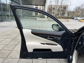 Lexus LS 5.0 600h V8 L RSR Saloon 4dr Petrol Hybrid CVT 4WD Euro 5 (s/s) 