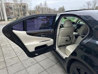 Lexus LS 5.0 600h V8 L RSR Saloon 4dr Petrol Hybrid CVT 4WD Euro 5 (s/s) 