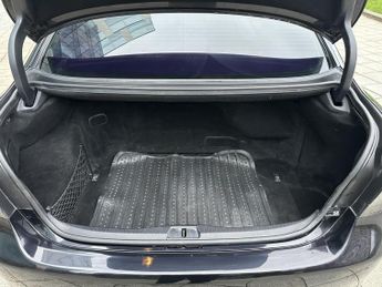 Lexus LS 5.0 600h V8 L RSR Saloon 4dr Petrol Hybrid CVT 4WD Euro 5 (s/s) 