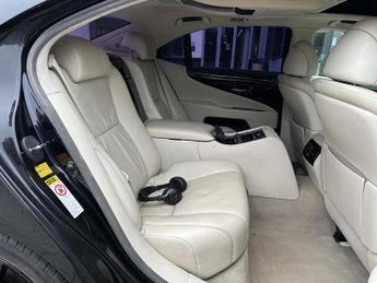 Lexus LS 5.0 600h V8 L RSR Saloon 4dr Petrol Hybrid CVT 4WD Euro 5 (s/s) 
