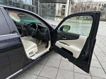 Lexus LS 5.0 600h V8 L RSR Saloon 4dr Petrol Hybrid CVT 4WD Euro 5 (s/s) 