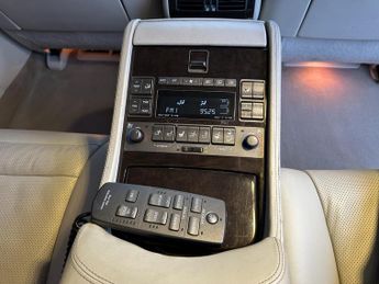 Lexus LS 5.0 600h V8 L RSR Saloon 4dr Petrol Hybrid CVT 4WD Euro 5 (s/s) 