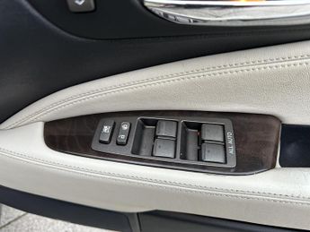 Lexus LS 5.0 600h V8 L RSR Saloon 4dr Petrol Hybrid CVT 4WD Euro 5 (s/s) 