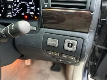 Lexus LS 5.0 600h V8 L RSR Saloon 4dr Petrol Hybrid CVT 4WD Euro 5 (s/s) 