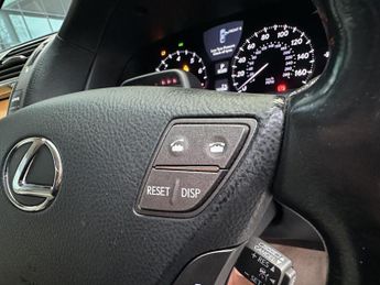 Lexus LS 5.0 600h V8 L RSR Saloon 4dr Petrol Hybrid CVT 4WD Euro 5 (s/s) 