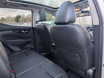 Nissan Qashqai 1.2 DIG-T Tekna SUV 5dr Petrol XTRON 2WD Euro 6 (s/s) (115 ps)