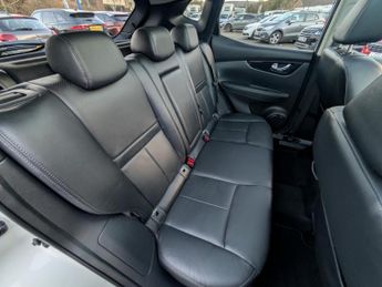 Nissan Qashqai 1.2 DIG-T Tekna SUV 5dr Petrol XTRON 2WD Euro 6 (s/s) (115 ps)