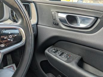 Volvo XC60 2.0h T8 Twin Engine Recharge 11.6kWh Inscription Pro SUV 5dr Pet