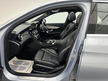Mercedes-Benz C Class 2.0 C200 AMG Line (Premium Plus) Saloon 4dr Petrol 7G-Tronic+ Eu
