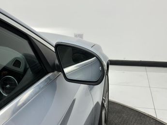 Mercedes-Benz C Class 2.0 C200 AMG Line (Premium Plus) Saloon 4dr Petrol 7G-Tronic+ Eu