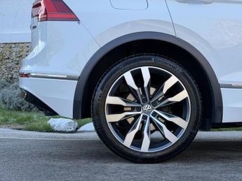 Volkswagen Tiguan 2.0 TDI R-Line SUV 5dr Diesel DSG 4Motion Euro 6 (s/s) (150 ps)