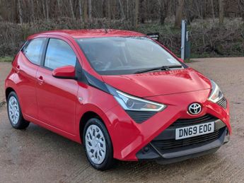 Toyota AYGO 1.0 VVT-i x-play Hatchback 5dr Petrol Manual Euro 6 (71 ps)