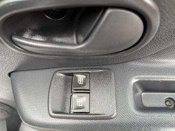 Dacia Sandero 1.0 SCe Essential Hatchback 5dr Petrol Manual Euro 6 (75 ps)