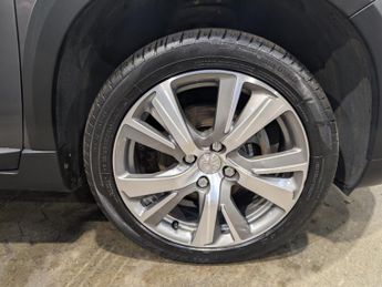 Peugeot 2008 1.2 PureTech Allure Premium SUV 5dr Petrol Manual Euro 6 (s/s) (