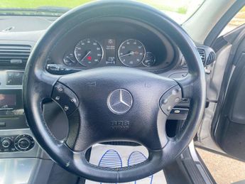 Mercedes-Benz C Class 1.8 C180 Kompressor Avantgarde SE Saloon 4dr Petrol Automatic (2
