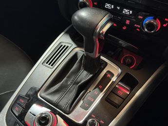 Audi A4 2.0 TDI SE Technik Saloon 4dr Diesel S Tronic quattro Euro 5 (s/