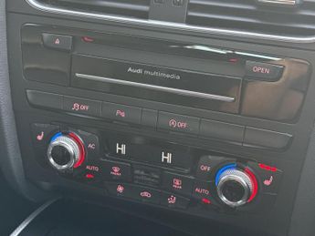 Audi A4 2.0 TDI SE Technik Saloon 4dr Diesel S Tronic quattro Euro 5 (s/