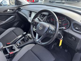 Vauxhall Grandland X 1.2 Turbo GPF Sport Nav SUV 5dr Petrol Manual Euro 6 (s/s) (130 