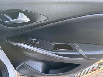 Vauxhall Grandland X 1.2 Turbo GPF Sport Nav SUV 5dr Petrol Manual Euro 6 (s/s) (130 