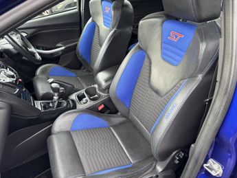 Ford Focus 2.0T EcoBoost ST-2 Hatchback 5dr Petrol Manual Euro 5 (s/s) (250