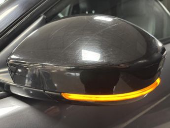 Land Rover Range Rover Evoque 2.0 TD4 Landmark SUV 5dr Diesel Auto 4WD Euro 6 (s/s) (180 ps)