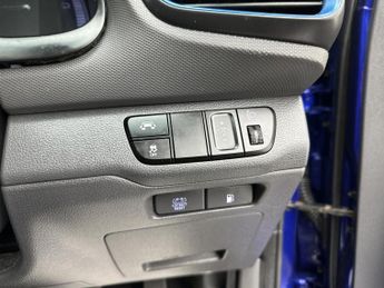 Hyundai IONIQ 1.6 h-GDi GPF Premium Hatchback 5dr Petrol Hybrid DCT Euro 6 (s/