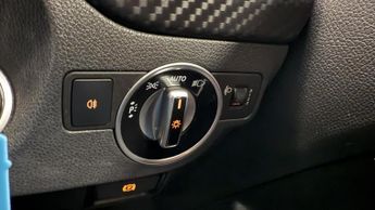 Mercedes-Benz A Class 2.1 A200d AMG Line Hatchback 5dr Diesel 7G-DCT Euro 6 (s/s) (136