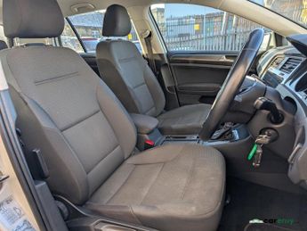 Volkswagen e-Golf 35.8kWh e-Golf Hatchback 5dr Electric Auto (136 ps)