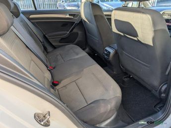 Volkswagen e-Golf 35.8kWh e-Golf Hatchback 5dr Electric Auto (136 ps)