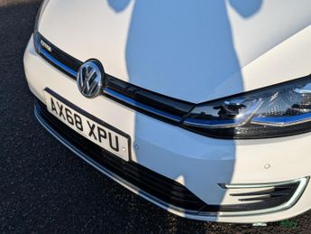 Volkswagen e-Golf 35.8kWh e-Golf Hatchback 5dr Electric Auto (136 ps)