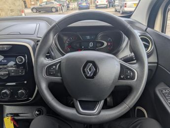 Renault Captur 0.9 TCe ENERGY Play SUV 5dr Petrol Manual Euro 6 (s/s) (90 ps)