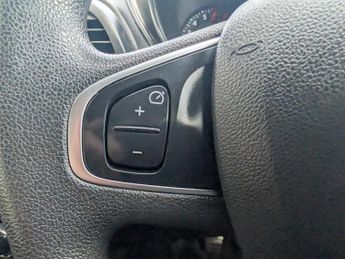 Renault Captur 0.9 TCe ENERGY Play SUV 5dr Petrol Manual Euro 6 (s/s) (90 ps)