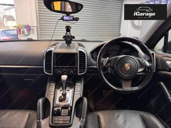 Porsche Cayenne 3.0 TD V6 SUV 5dr Diesel Tiptronic 4WD Euro 5 (s/s) (240 ps)