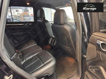 Porsche Cayenne 3.0 TD V6 SUV 5dr Diesel Tiptronic 4WD Euro 5 (s/s) (240 ps)