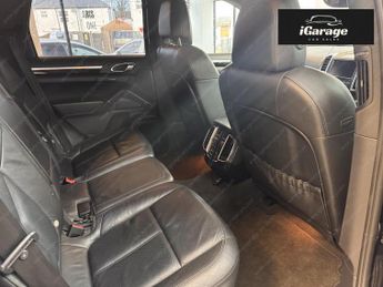 Porsche Cayenne 3.0 TD V6 SUV 5dr Diesel Tiptronic 4WD Euro 5 (s/s) (240 ps)