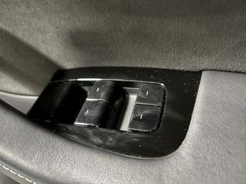 Tesla Model 3 Standard Range Plus Saloon 4dr Electric Auto RWD (241 bhp)