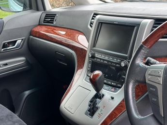 Toyota Alphard 2010 TOYOTA ALPHARD 2.4 Automatic Petrol White 5dr