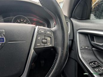 Volvo V60 Cross Country 2.4 D4 SE Nav Estate 5dr Diesel Auto AWD Euro 6 (s/s) (190 ps)