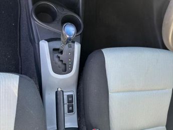 Toyota Yaris 1.5 VVT-h Icon Plus Hatchback 5dr Petrol Hybrid CVT Euro 5 (101 