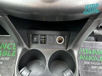 Toyota RAV4 2.0 V-Matic XT-R SUV 5dr Petrol Multidrive S 4WD Euro 5 (158 ps)