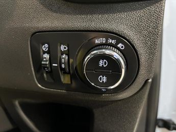 Vauxhall Crossland X 1.2 Turbo GPF Elite SUV 5dr Petrol Auto Euro 6 (s/s) (110 ps)