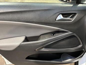 Vauxhall Crossland X 1.2 Turbo GPF Elite SUV 5dr Petrol Auto Euro 6 (s/s) (110 ps)