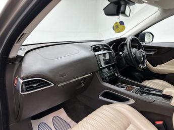 Jaguar F-PACE 2.0 D180 Portfolio SUV 5dr Diesel Auto AWD Euro 6 (s/s) (180 ps)