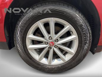 Jaguar F-PACE 2.0 D180 Prestige SUV 5dr Diesel Manual Euro 6 (s/s) (180 ps)