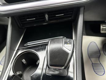 Volkswagen Touareg 3.0 TDI V6 R-Line SUV 5dr Diesel Tiptronic 4Motion Euro 6 (s/s) 