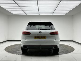 Volkswagen Touareg 3.0 TDI V6 R-Line SUV 5dr Diesel Tiptronic 4Motion Euro 6 (s/s) 