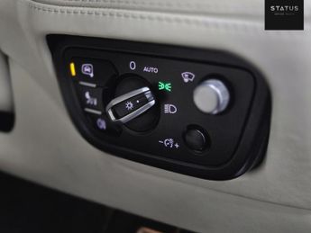 Bentley Bentayga 6.0 W12 SUV 5dr Petrol Auto 4WD Euro 6 (s/s) (608 ps)